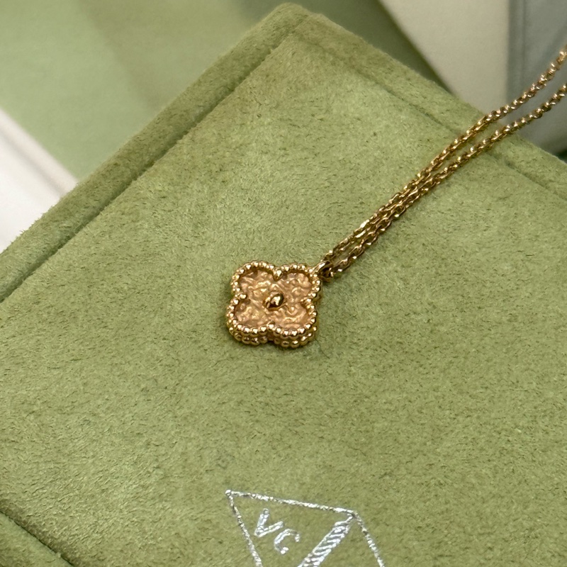 Van Cleef & Arpels Sweet Alhambra熔岩項鍊18K玫瑰金-2