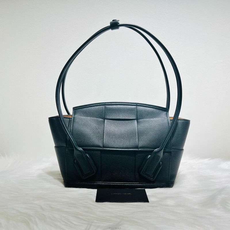 【包稅】BOTTEGA VENETA 黑色 Arco 小號單肩包 575943-0