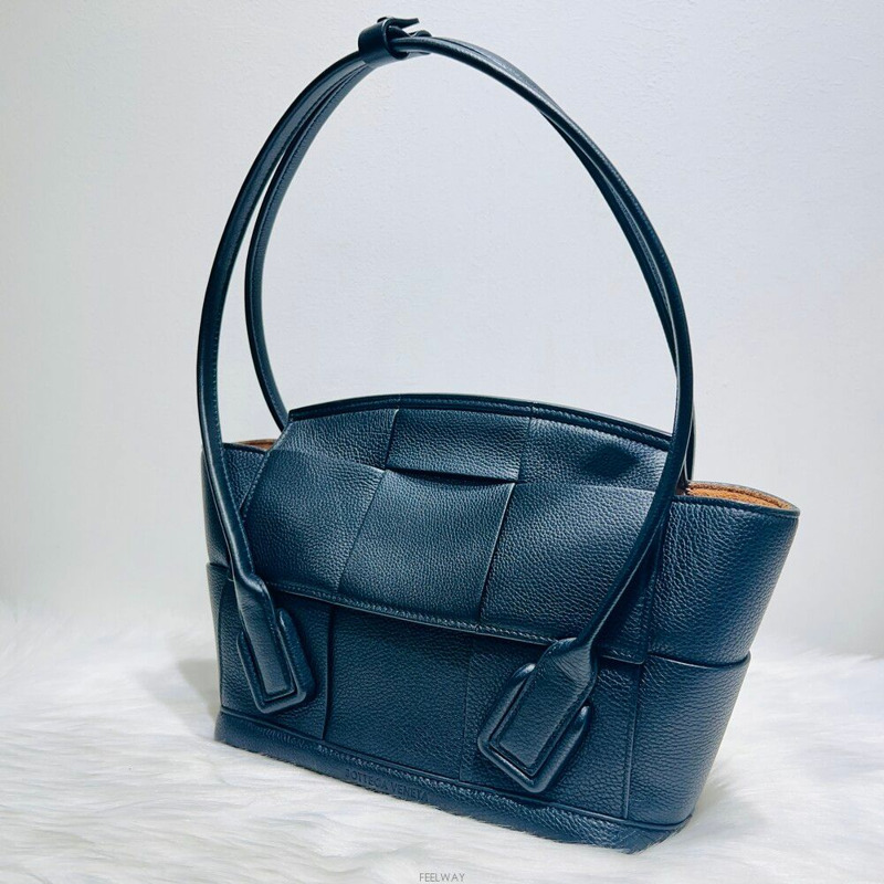 【包稅】BOTTEGA VENETA 黑色 Arco 小號單肩包 575943-1