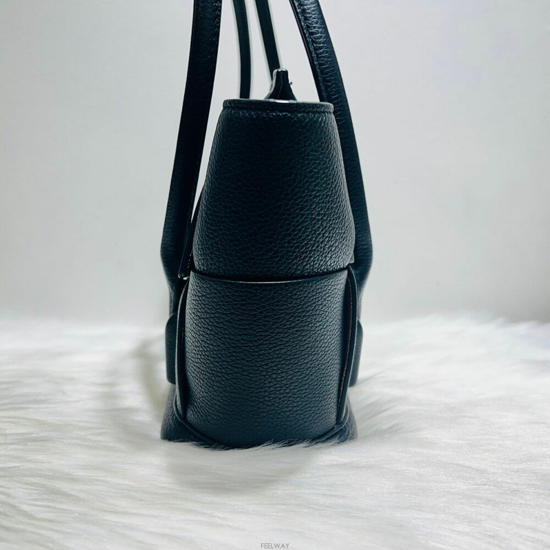 【包稅】BOTTEGA VENETA 黑色 Arco 小號單肩包 575943-3
