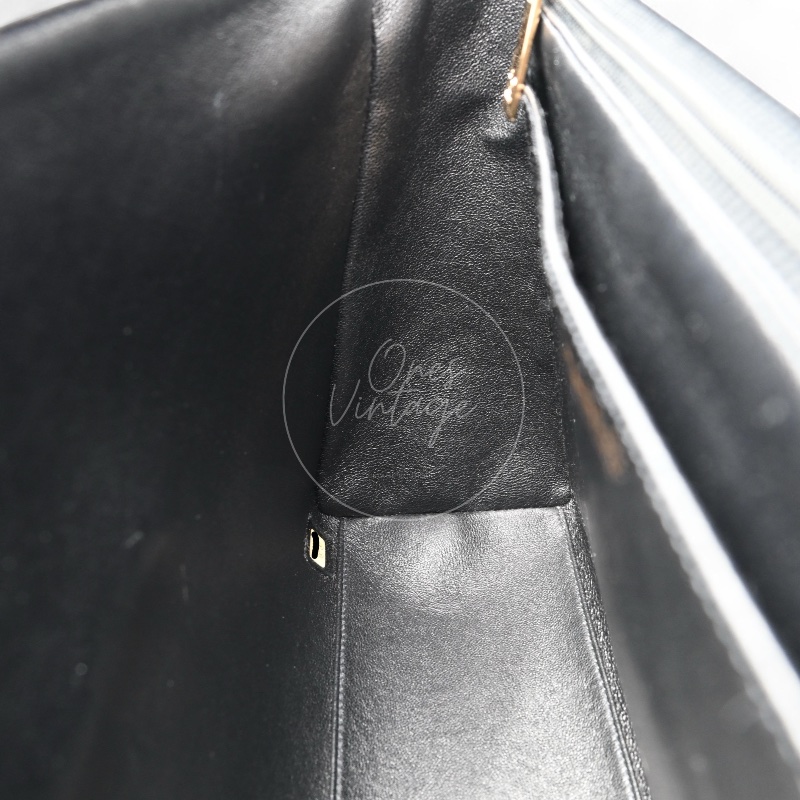 [Pre-owned] Chanel So Black Caviar Shoulder Bag-14