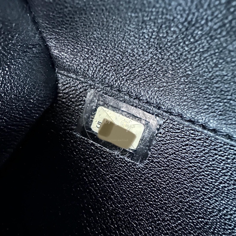 [Pre-owned] Chanel So Black Caviar Shoulder Bag-22