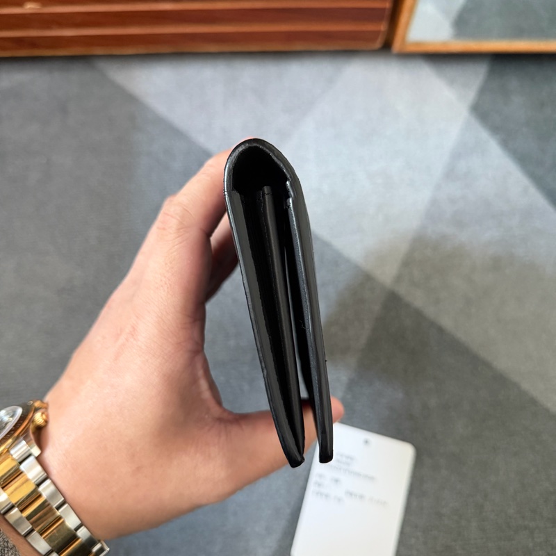 Lv黑花壓紋對開長夾（M62900）芯片款-2