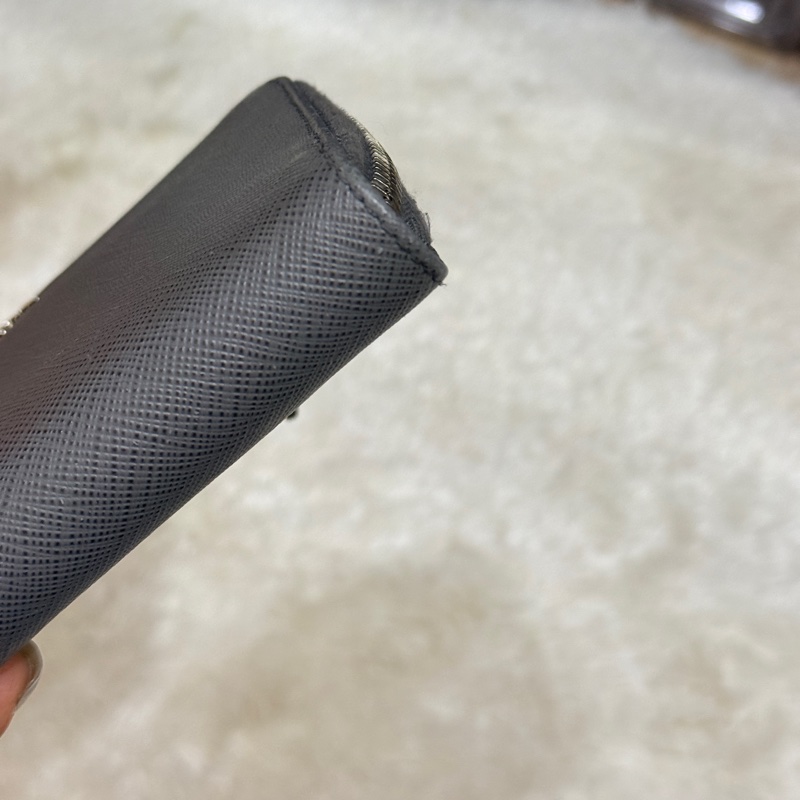 年前出清價甜賣一週🔥Prada正櫃款 石墨灰色 荔紋牛皮 拉鏈錢包 中夾 短夾 有零錢袋-6