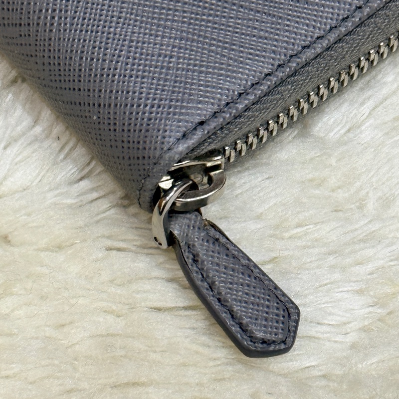 年前出清價甜賣一週🔥Prada正櫃款 石墨灰色 荔紋牛皮 拉鏈錢包 中夾 短夾 有零錢袋-17