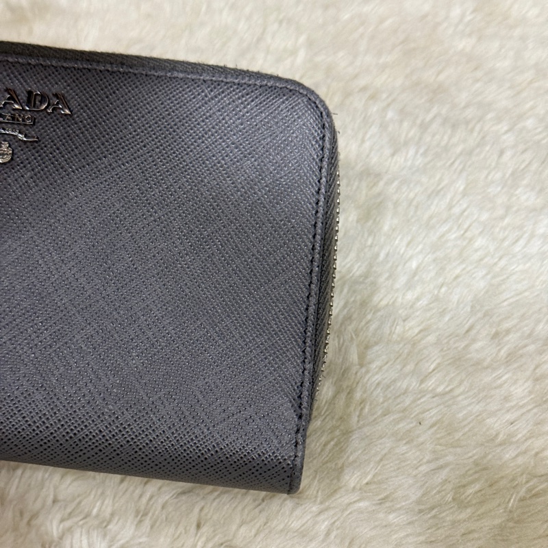 年前出清價甜賣一週🔥Prada正櫃款 石墨灰色 荔紋牛皮 拉鏈錢包 中夾 短夾 有零錢袋-26