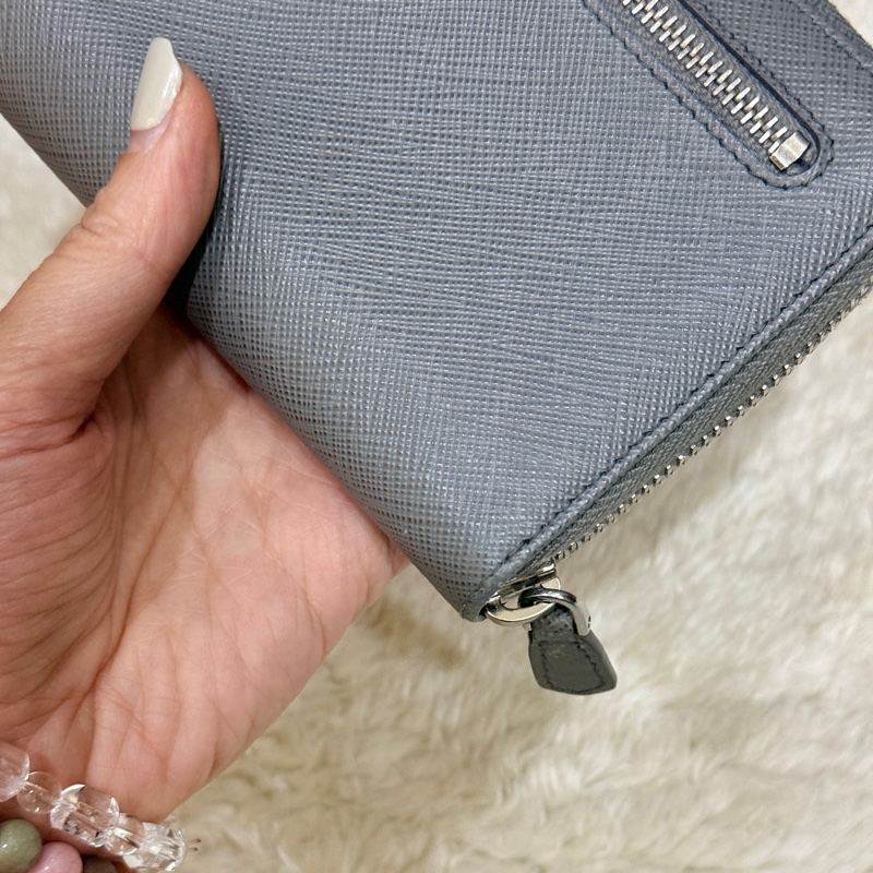 年前出清價甜賣一週🔥Prada正櫃款 石墨灰色 荔紋牛皮 拉鏈錢包 中夾 短夾 有零錢袋-32