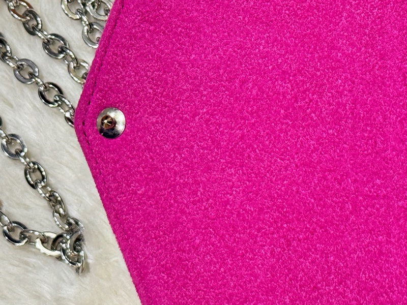 未使用品✨LV黑色斜背包 水波紋 耐用耐磨 可放大手機 護照 輕便容量夠 出國好用✈️-19