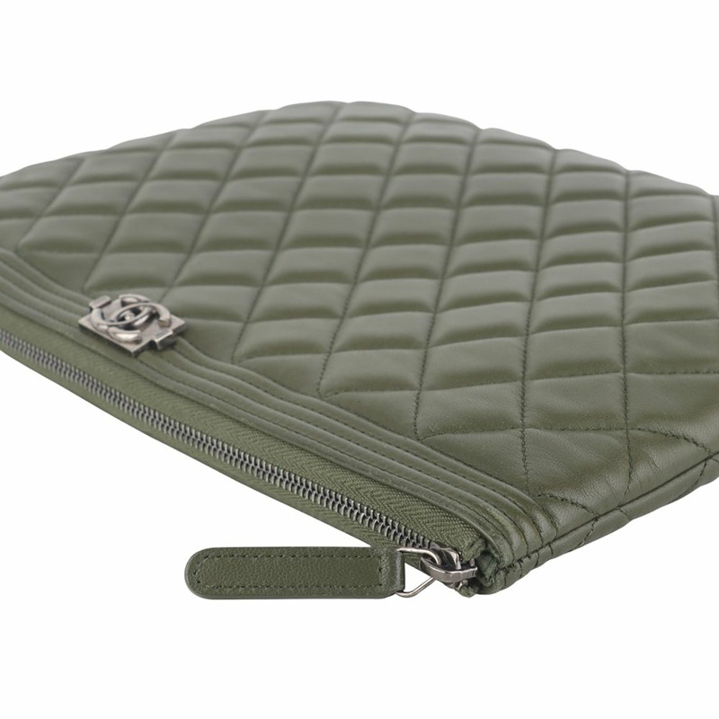 【包稅】CHANEL 男童羊皮手拿包 中 銀色五金 卡其色 36175-2-3