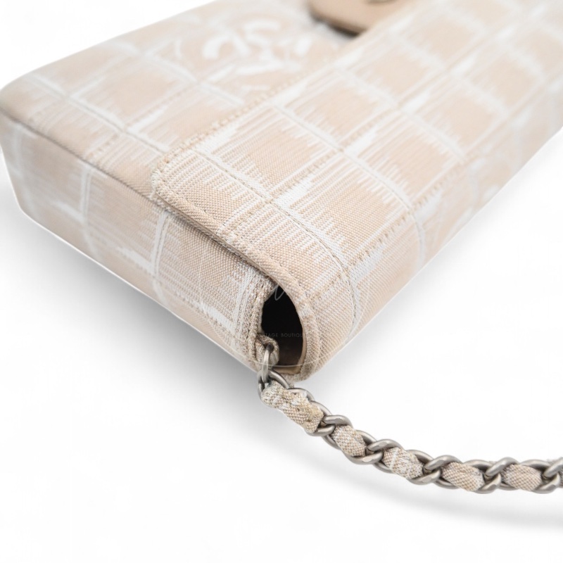 [Pre-owned] Chanel Beige Nylon Travel Line Chocolate Bar Bag-5