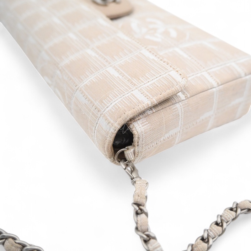 [Pre-owned] Chanel Beige Nylon Travel Line Chocolate Bar Bag-6