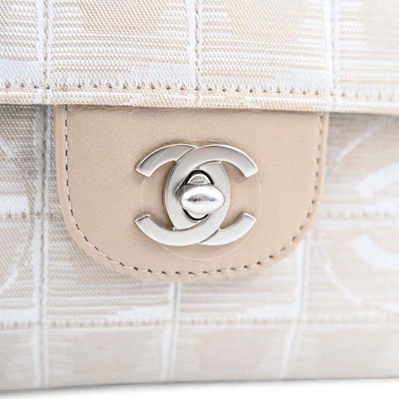 [Pre-owned] Chanel Beige Nylon Travel Line Chocolate Bar Bag-20