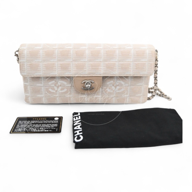 [Pre-owned] Chanel Beige Nylon Travel Line Chocolate Bar Bag-22