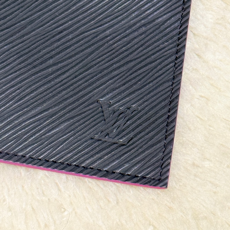 未使用品✨LV黑色 拉鍊長夾 扁長夾 零錢包 鈔票可放不需對折-1