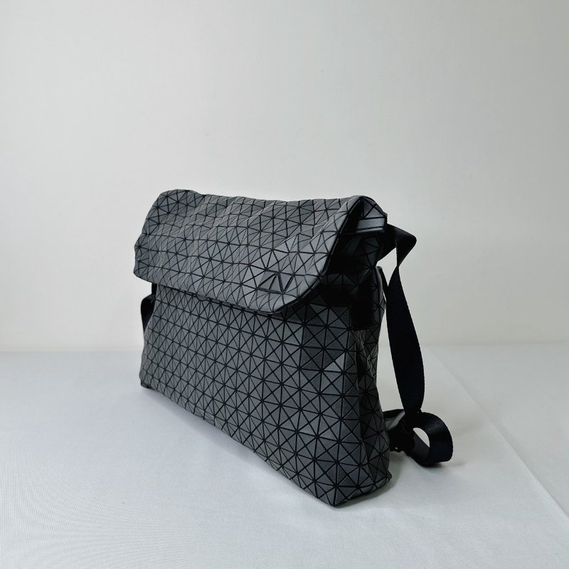 BAOBAO 三宅一生 翻蓋斜背包-2