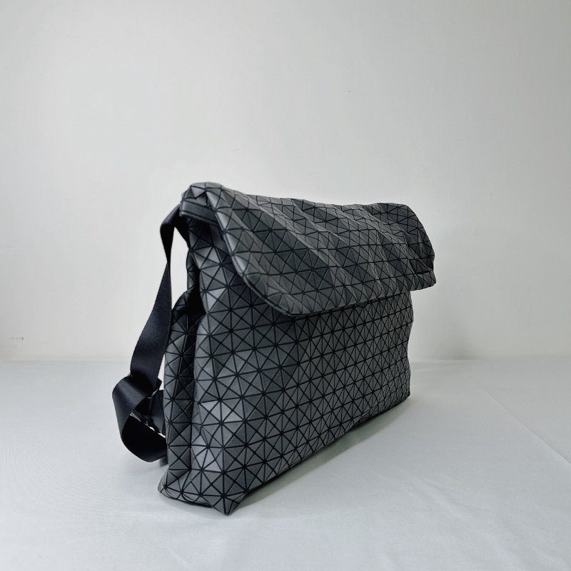 BAOBAO 三宅一生 翻蓋斜背包-3