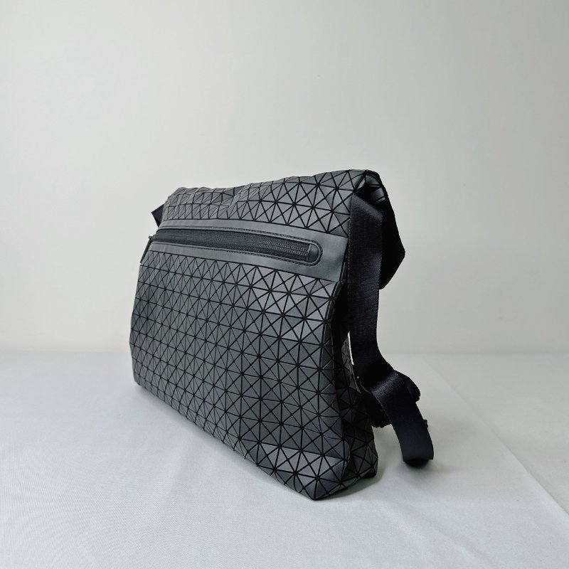 BAOBAO 三宅一生 翻蓋斜背包-5