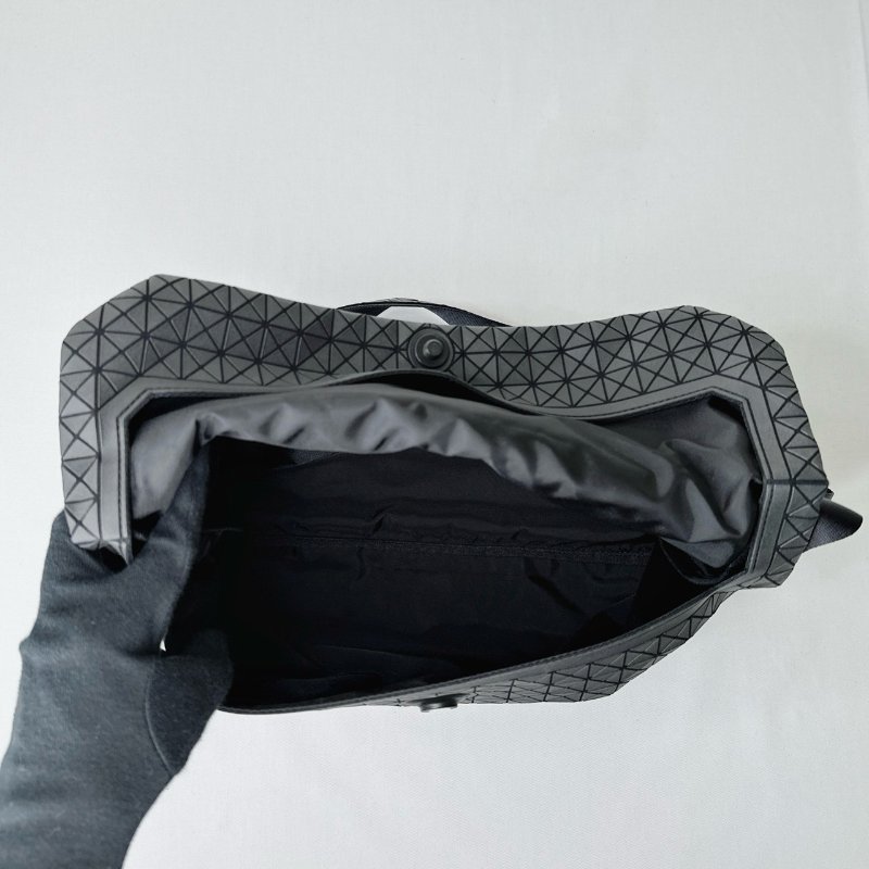 BAOBAO 三宅一生 翻蓋斜背包-7