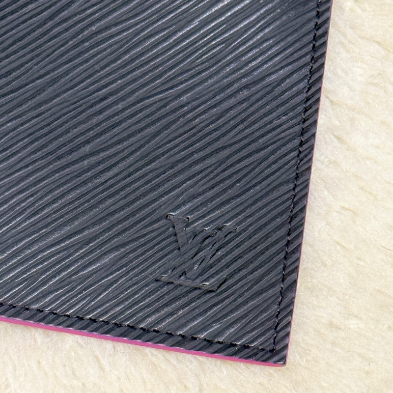 未使用品✨LV黑色 拉鍊長夾 扁長夾 零錢包 鈔票可放不需對折-0