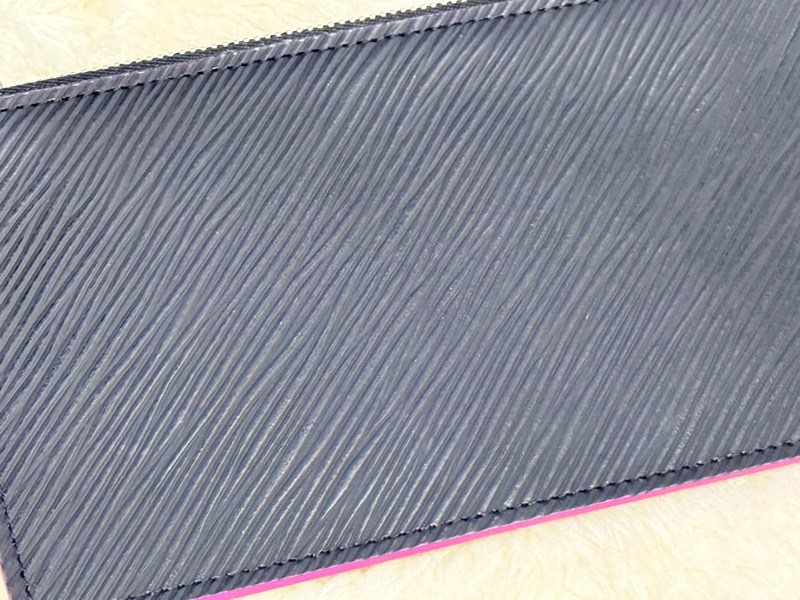 未使用品✨LV黑色 拉鍊長夾 扁長夾 零錢包 鈔票可放不需對折-2