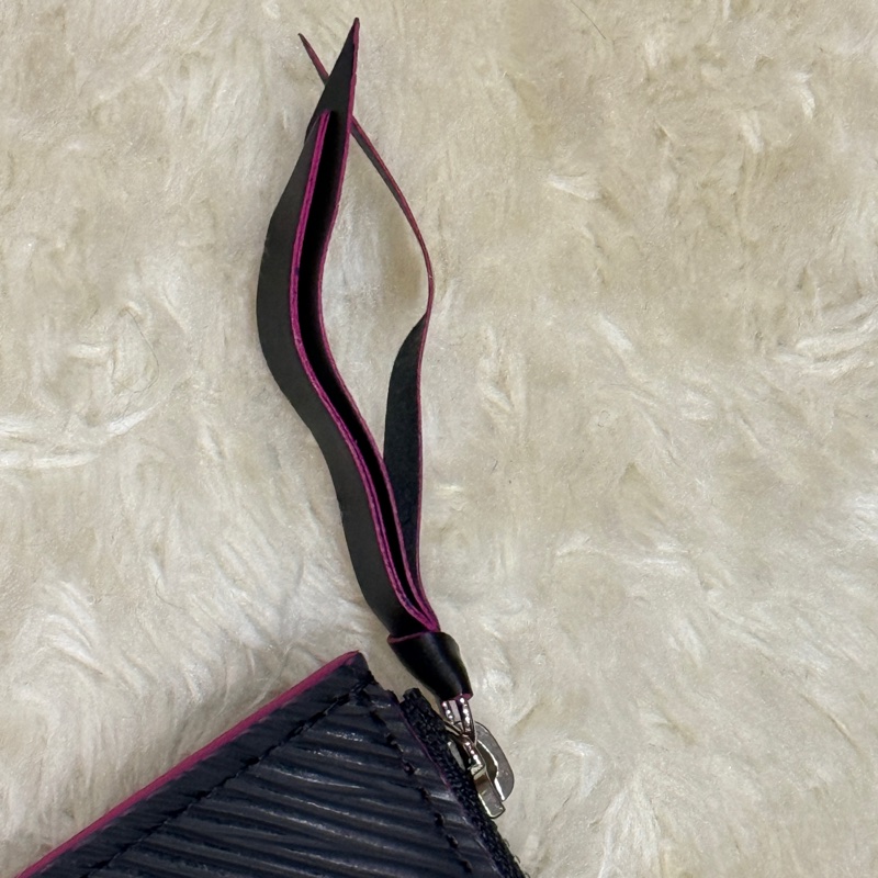 未使用品✨LV黑色 拉鍊長夾 扁長夾 零錢包 鈔票可放不需對折-5