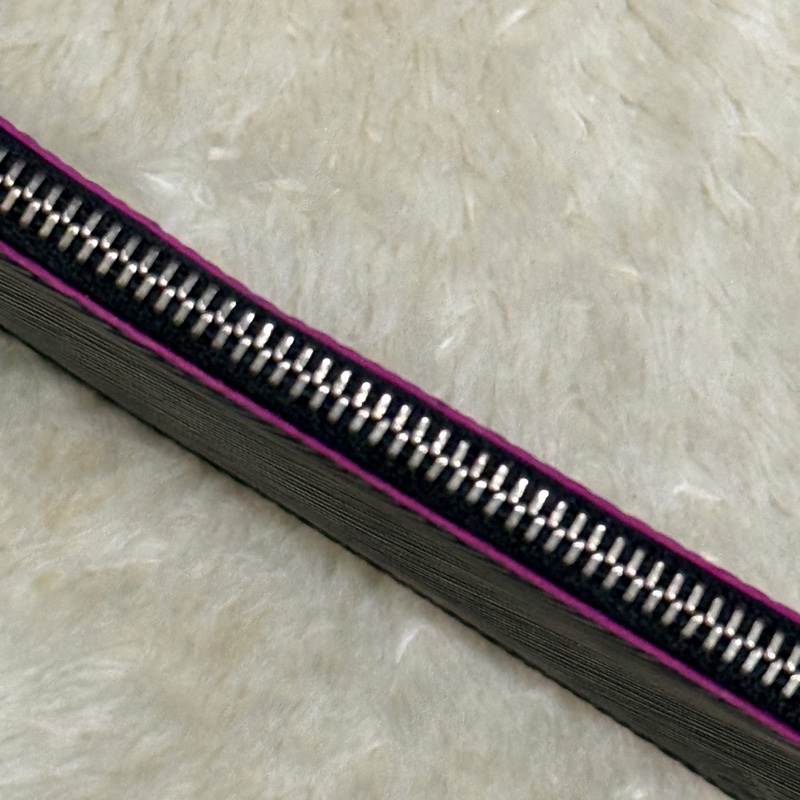 未使用品✨LV黑色 拉鍊長夾 扁長夾 零錢包 鈔票可放不需對折-7