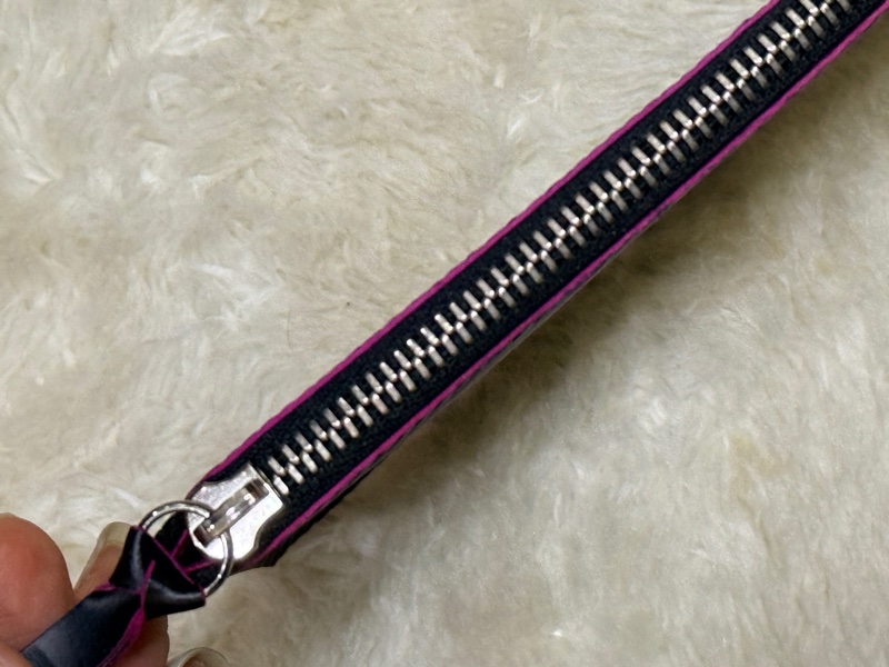 未使用品✨LV黑色 拉鍊長夾 扁長夾 零錢包 鈔票可放不需對折-8