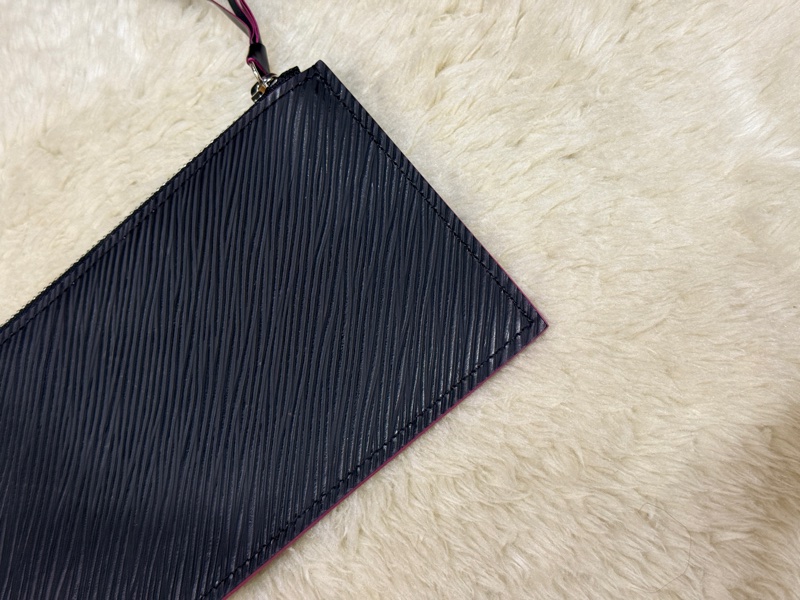 未使用品✨LV黑色 拉鍊長夾 扁長夾 零錢包 鈔票可放不需對折-10