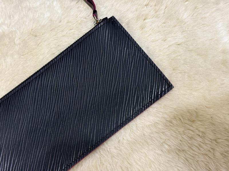 未使用品✨LV黑色 拉鍊長夾 扁長夾 零錢包 鈔票可放不需對折-11