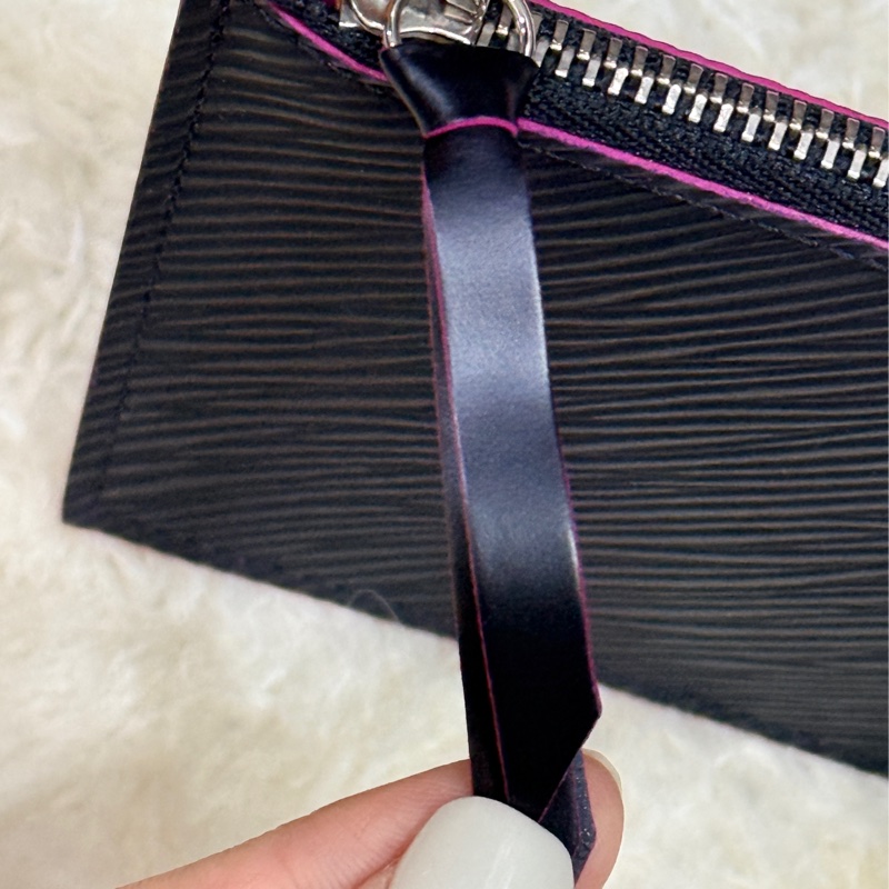 未使用品✨LV黑色 拉鍊長夾 扁長夾 零錢包 鈔票可放不需對折-15
