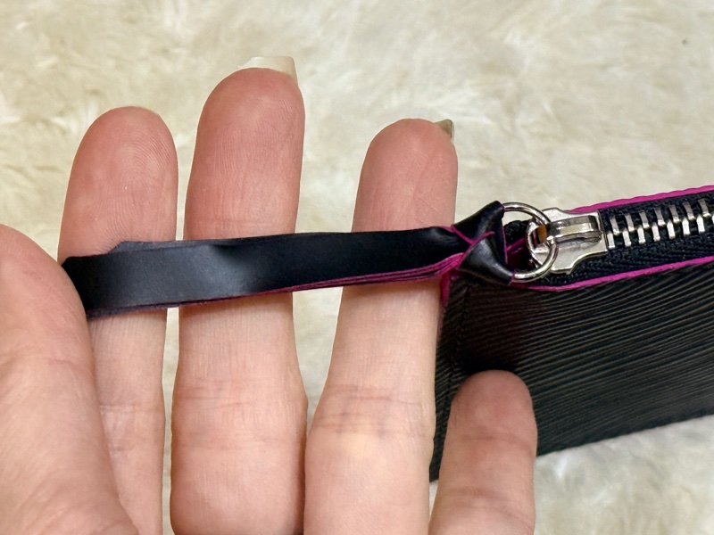 未使用品✨LV黑色 拉鍊長夾 扁長夾 零錢包 鈔票可放不需對折-16