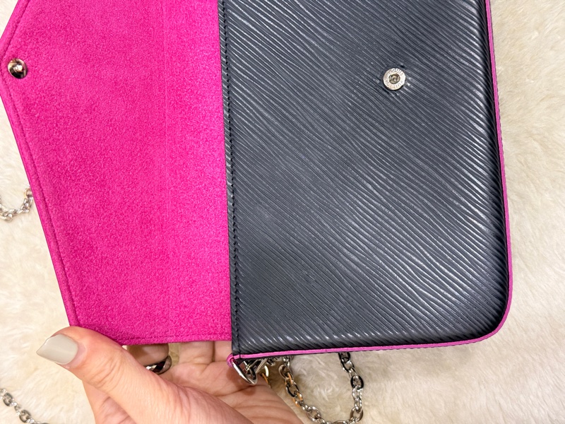 未使用品✨LV黑色斜背包 水波紋 耐用耐磨  可放大手機 護照 輕便容量夠 出國好用✈️-20