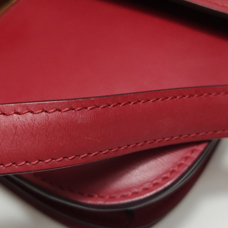 Celine ClassicBox豆腐包中號牛皮純色按壓式鎖扣斜挎包單肩包-10