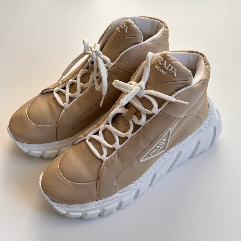 ::PRADA:: Calzature Donna Sneakers 沙色尼龍潮流白底高筒休閒鞋 運動鞋 (38.5號)-0
