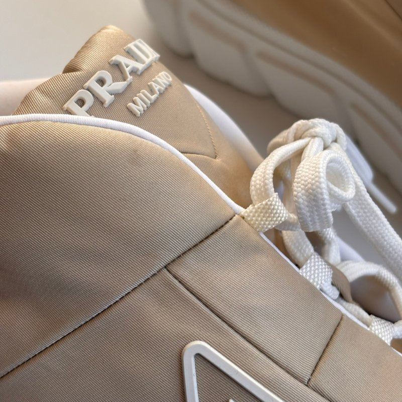 ::PRADA:: Calzature Donna Sneakers 沙色尼龍潮流白底高筒休閒鞋 運動鞋 (38.5號)-9