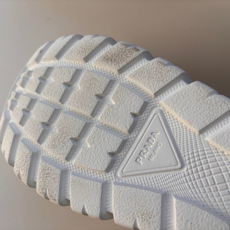 ::PRADA:: Calzature Donna Sneakers 沙色尼龍潮流白底高筒休閒鞋 運動鞋 (38.5號)-35