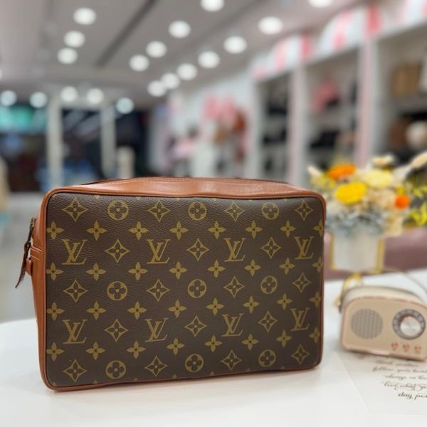 Louis Vuitton 紅皮方型手拿包 vintage 中古 二手 大容量 出清 特價 男女通用-3
