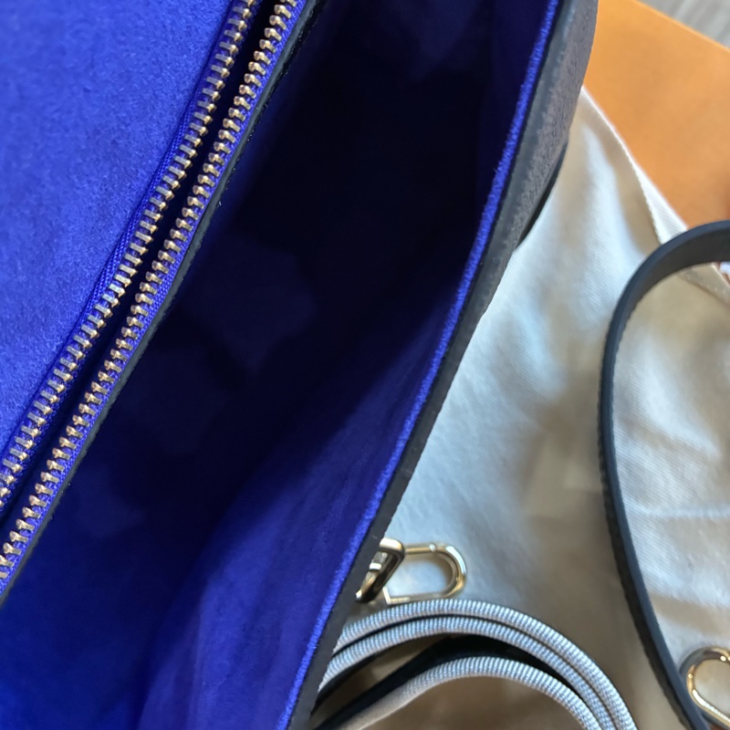 LV 黑色全皮 法棍包 M46386 全新-4