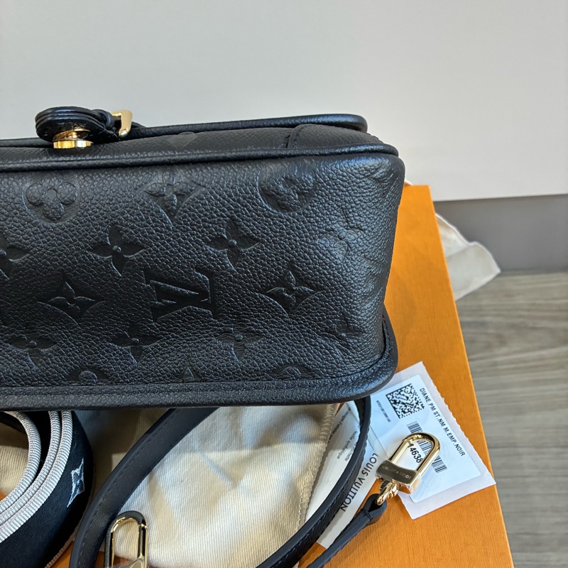 LV 黑色全皮 法棍包 M46386 全新-9
