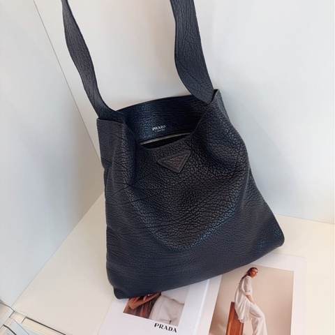 【99新🆕】Prada 秀款黑武士🥷Threesis Bag全黑全皮徽標僧侶包 單肩包