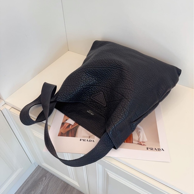 【99新🆕】Prada 秀款黑武士🥷Threesis Bag全黑全皮徽標僧侶包 單肩包-4