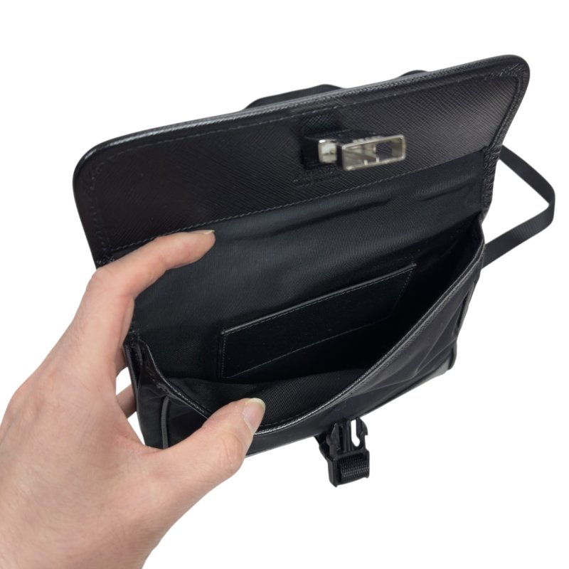 PRADA 三角標 斜揹袋-14