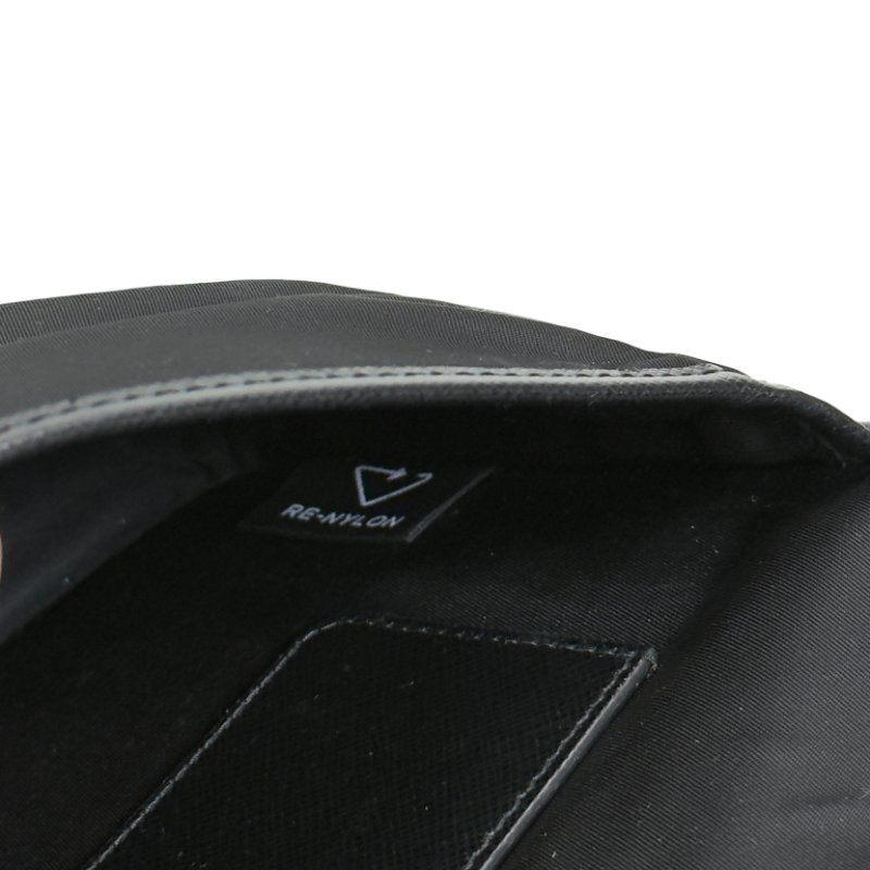 PRADA 三角標 斜揹袋-15