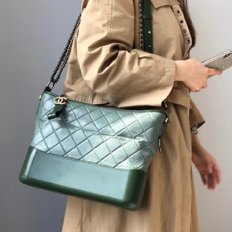 CHANEL 綠色中號流浪肩背斜背鏈條包21*16*8 98新配件塵袋保卡-0