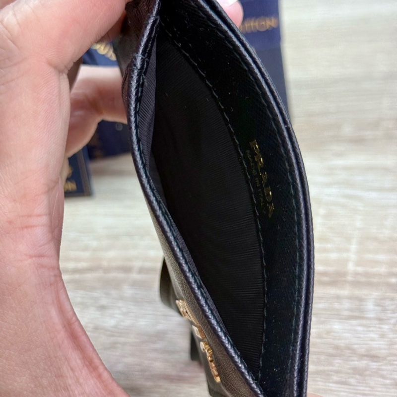 Prada 黑色金釦掛頸證件套名片夾-13
