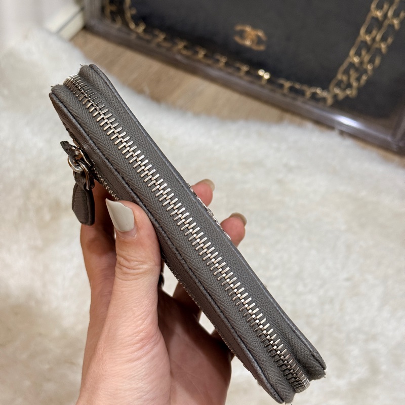 年前出清價甜賣一週🔥 Prada正櫃款 石墨灰色 荔紋牛皮 拉鏈錢包 中夾 短夾有零錢袋-3