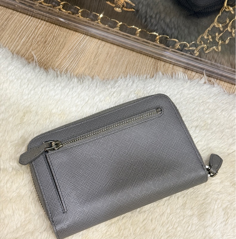年前出清價甜賣一週🔥 Prada正櫃款 石墨灰色 荔紋牛皮 拉鏈錢包 中夾 短夾有零錢袋-16