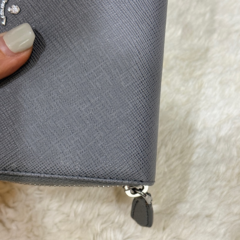 年前出清價甜賣一週🔥 Prada正櫃款 石墨灰色 荔紋牛皮 拉鏈錢包 中夾 短夾有零錢袋-29