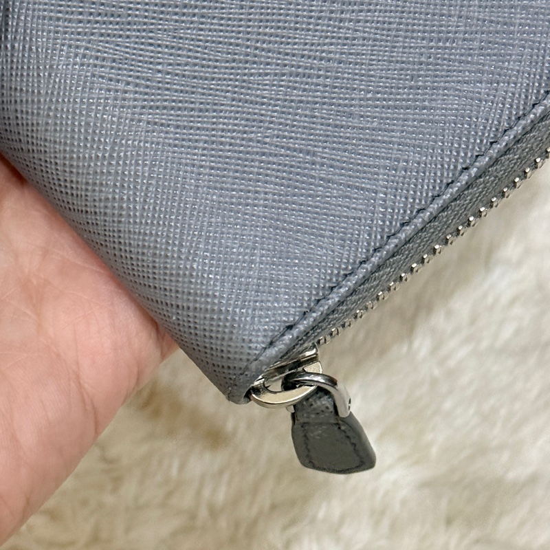 年前出清價甜賣一週🔥 Prada正櫃款 石墨灰色 荔紋牛皮 拉鏈錢包 中夾 短夾有零錢袋-34