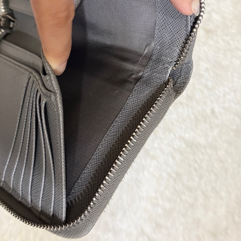 年前出清價甜賣一週🔥 Prada正櫃款 石墨灰色 荔紋牛皮 拉鏈錢包 中夾 短夾有零錢袋-44